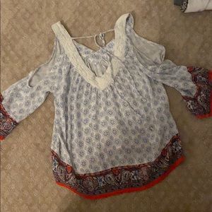 blouse from holilister only used once